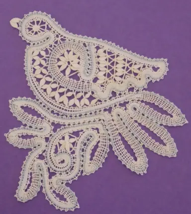 Dentelle et broderie hardanger 6